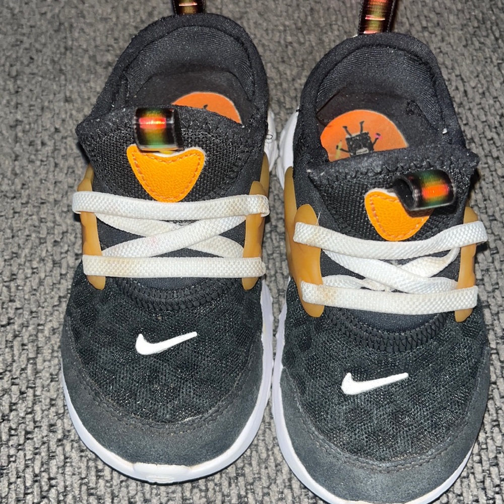 Lightly worn Nike Air Prestos size 7c